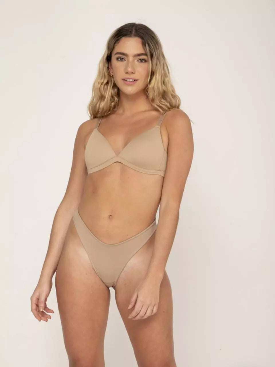 Sostén Moonlight Nude sin varilla, copa natural